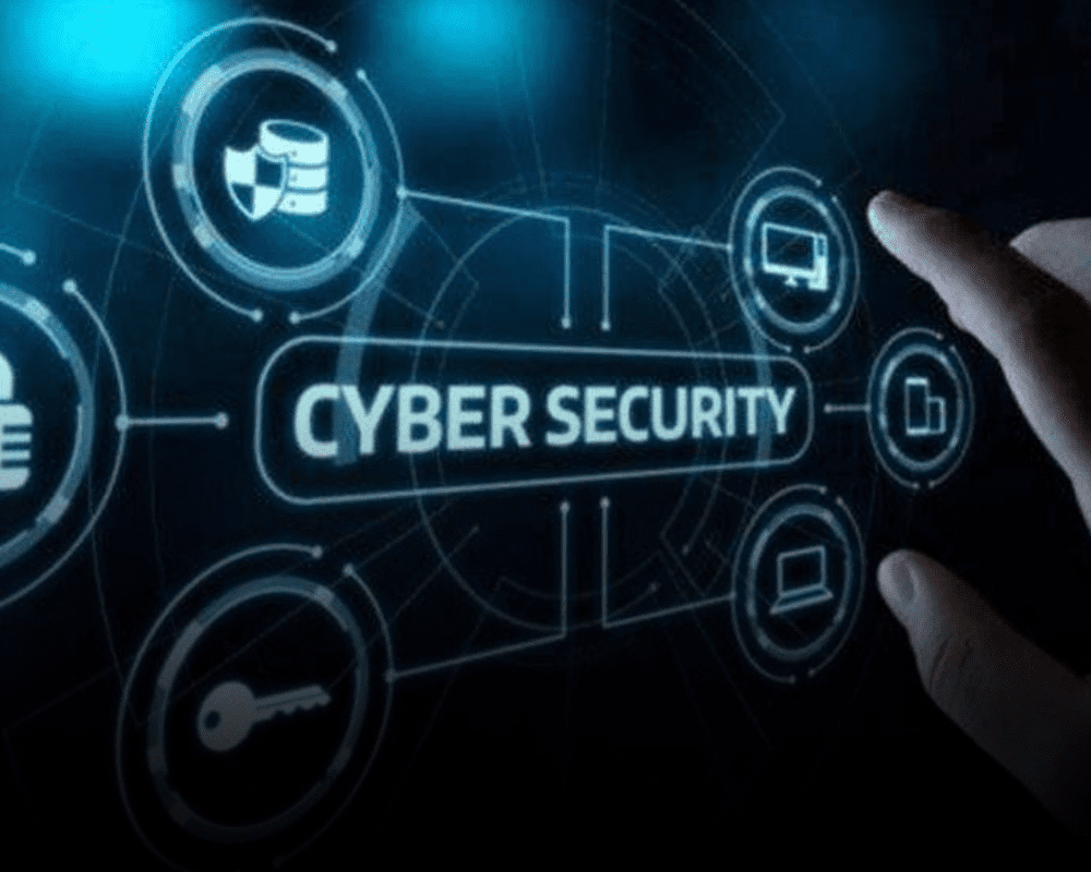 Executivo da AMM Solutions, Viktor Valentim, representando a empresa no Cybersecurity Summit Rio 2025 durante palestras sobre tendências e estratégias de cibersegurança.